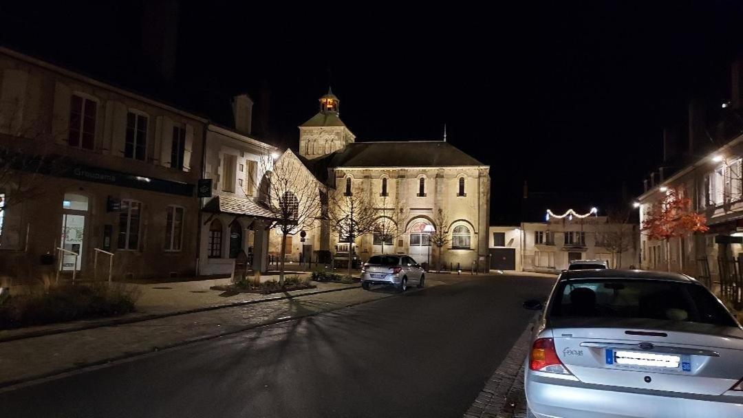 Les Gites Du Chateau Chateaumeillant Luaran gambar