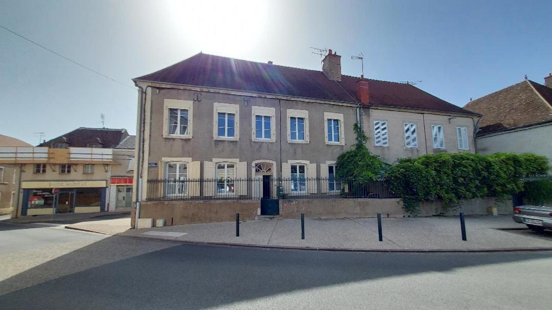 Les Gites Du Chateau Chateaumeillant Luaran gambar