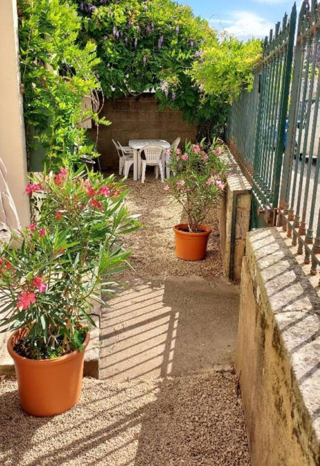 Les Gites Du Chateau Chateaumeillant Luaran gambar